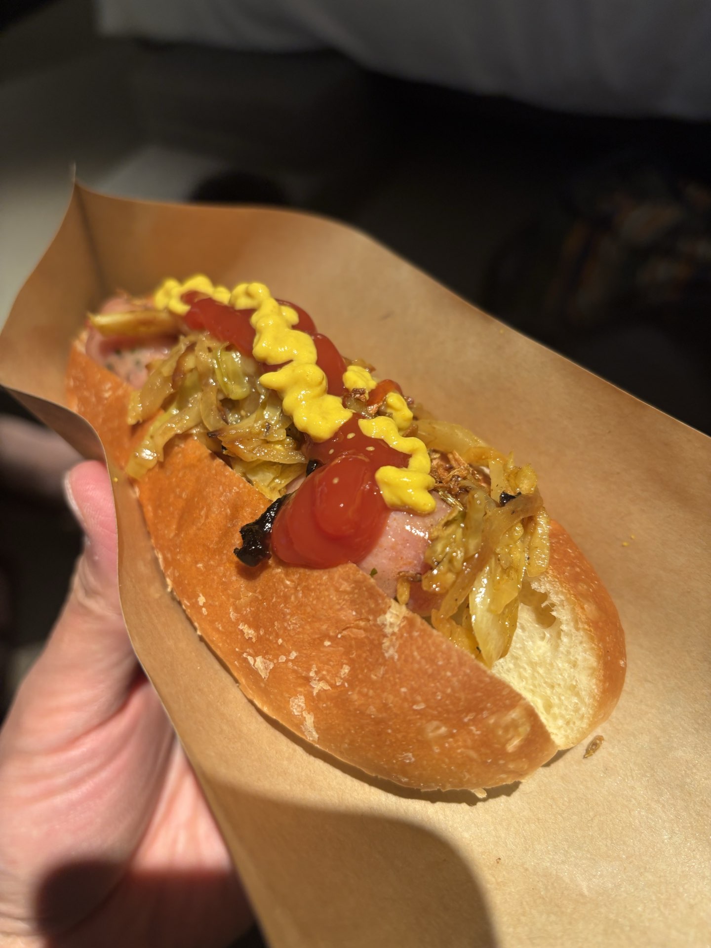 無料のホットドッグ